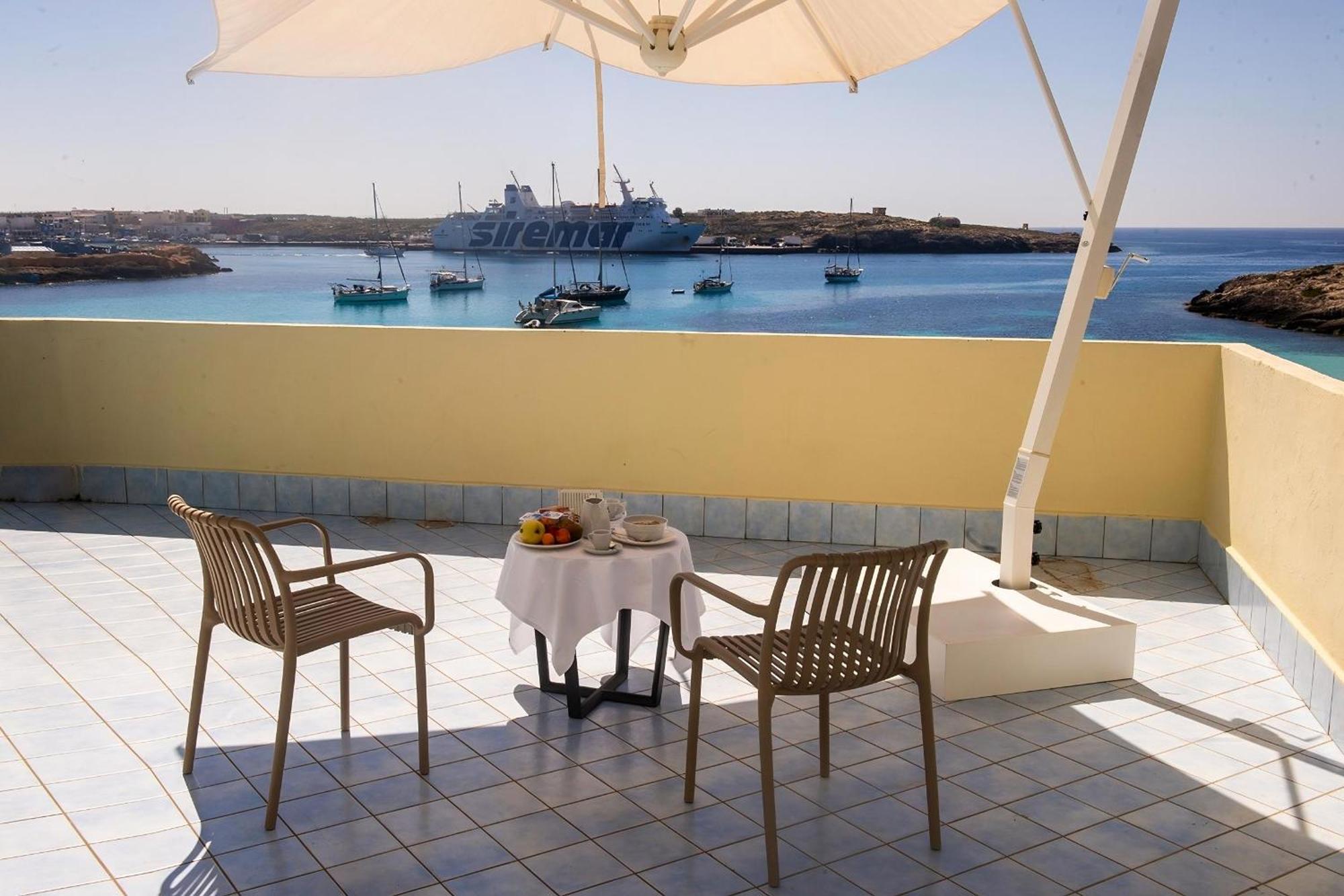 Hotel Baia Turchese ลัมเปดูซา ภายนอก รูปภาพ
